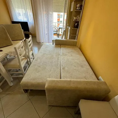 Apartament Dori Apartment *